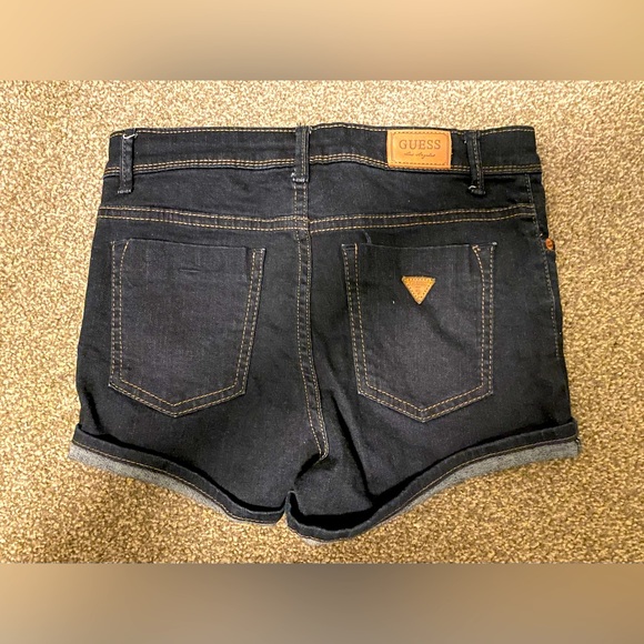Guess skinny shorts, waist 26 - Picture 2 of 3
